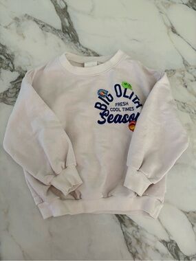 Zara Kids White Crewneck Sweatshirt with Big Olita Graphic